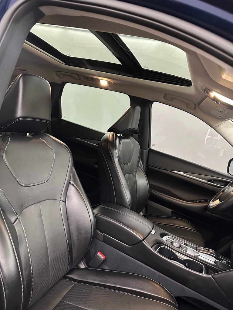 Used 2024 INFINITI QX60 Luxe AWD/4WD image 39