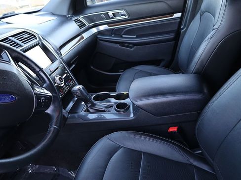 Used 2018 Ford Explorer Limited image 34