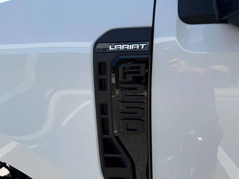 Used 2023 Ford F250 Lariat w/ Lariat Ultimate Package AWD/4WD image 19
