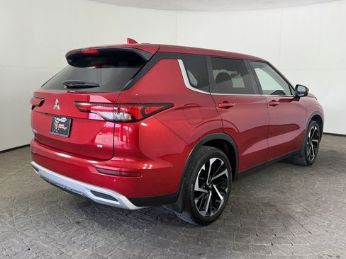 Used 2024 Mitsubishi Outlander SE AWD/4WD image 9