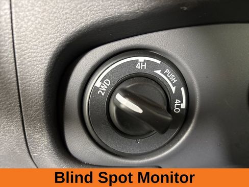 Used 2023 Nissan Frontier SV w/ Midnight Edition Package image 14