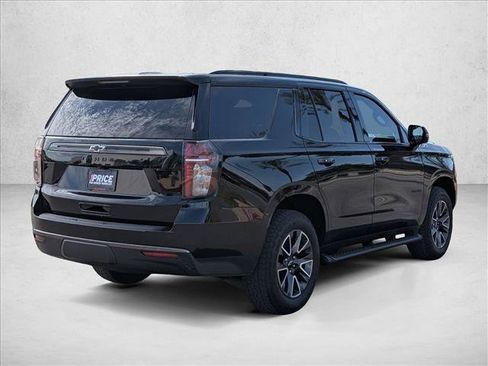 Used 2022 Chevrolet Tahoe Z71 w/ Luxury Package AWD/4WD image 5