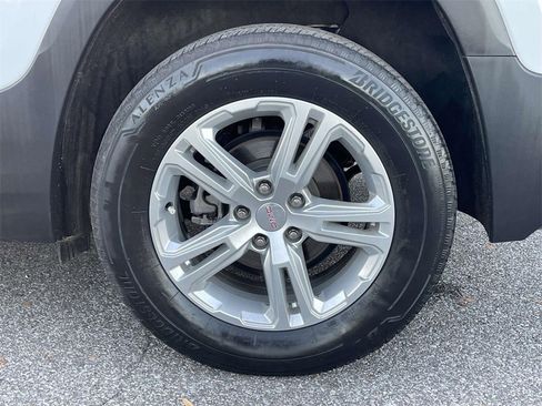 Used 2021 GMC Terrain SLE w/ Driver Convenience Package image 9