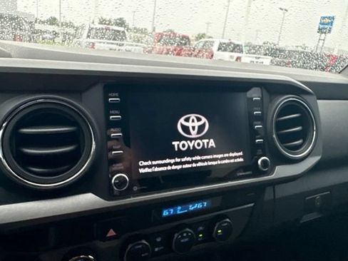 Used 2022 Toyota Tacoma TRD Off-Road AWD/4WD image 24