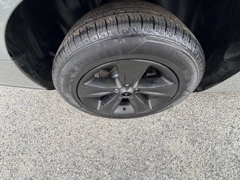 Used 2019 Dodge Challenger SXT image 36