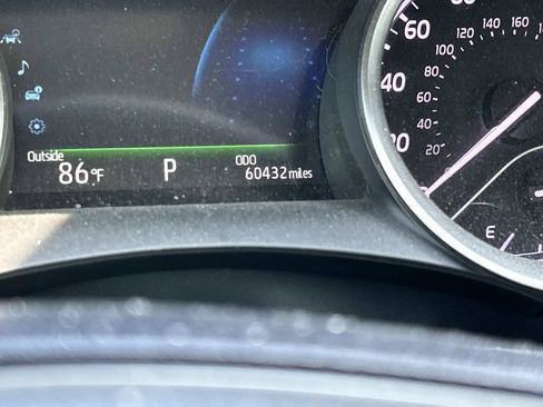 Used 2023 Toyota Camry XLE FWD image 13