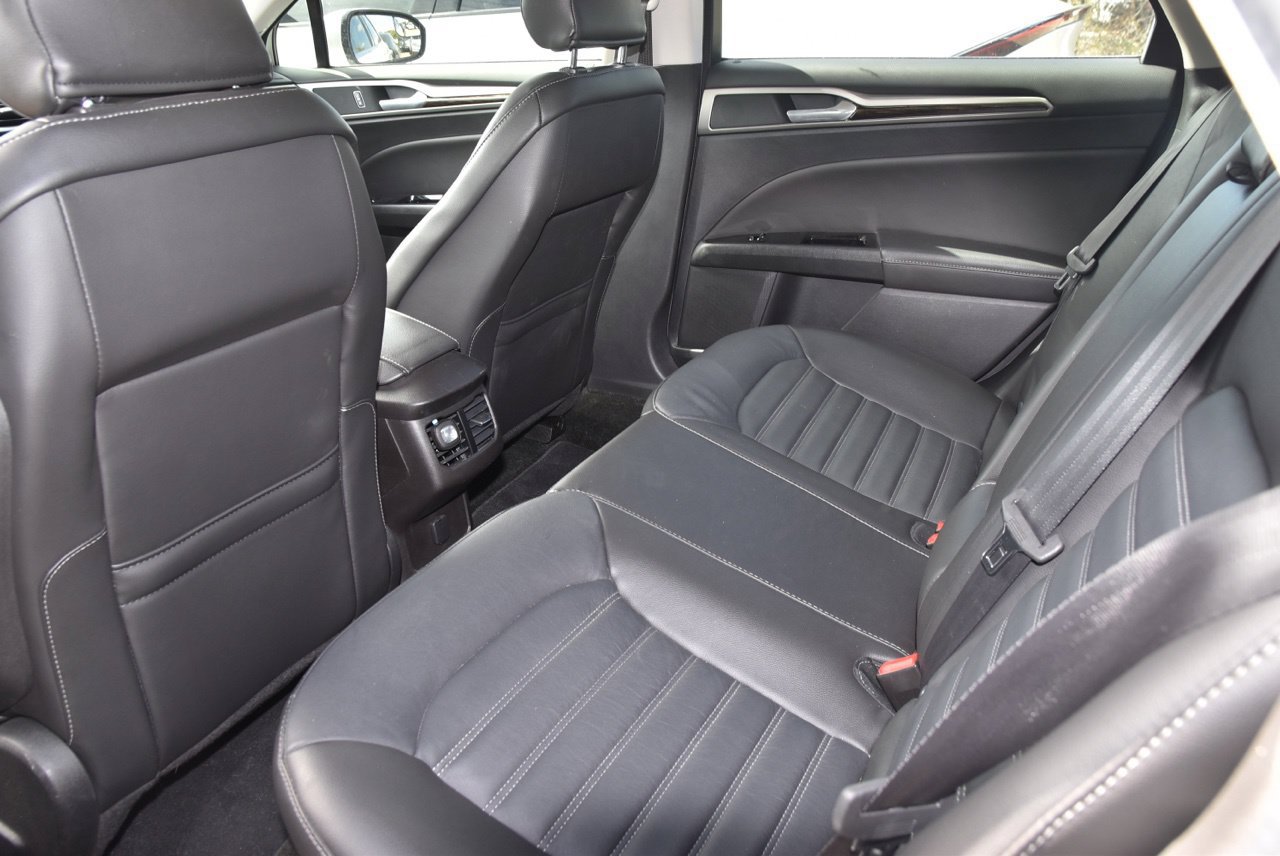 Used 2016 Ford Fusion SE w/ Equipment Group 202A FWD image 11