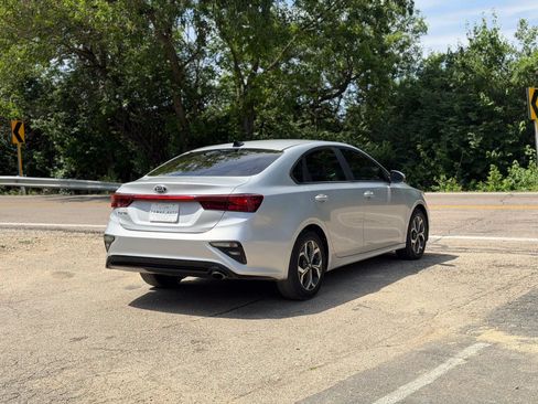 Used 2019 Kia Forte LXS FWD image 11