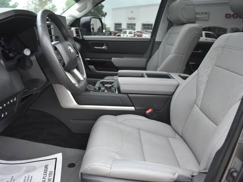 Used 2024 Toyota Tundra Limited AWD/4WD image 17