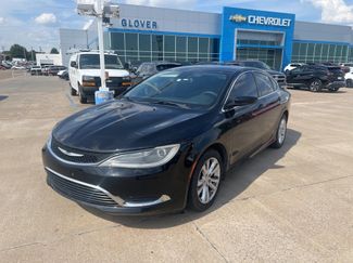 Used 2015 Chrysler 200 Limited w/ Convenience Group image 1