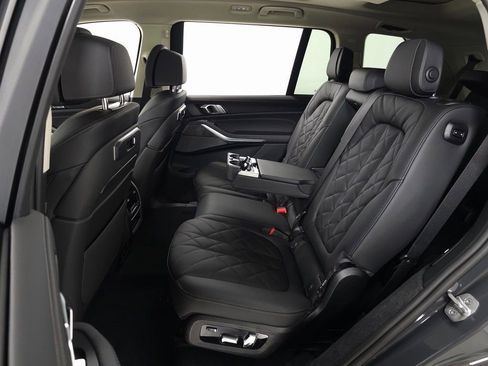 Used 2026 BMW X7 xDrive40i w/ Premium Package image 31