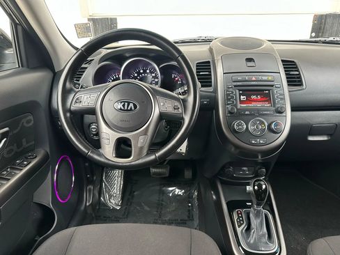 Used 2013 Kia Soul + w/ Audio Pkg image 19
