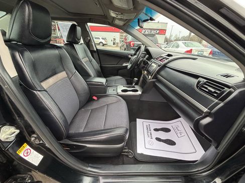 Used 2014 Toyota Camry SE FWD image 9