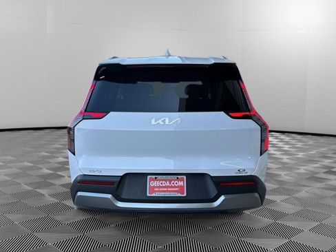 Certified 2026 Kia EV9 Wind AWD/4WD image 6