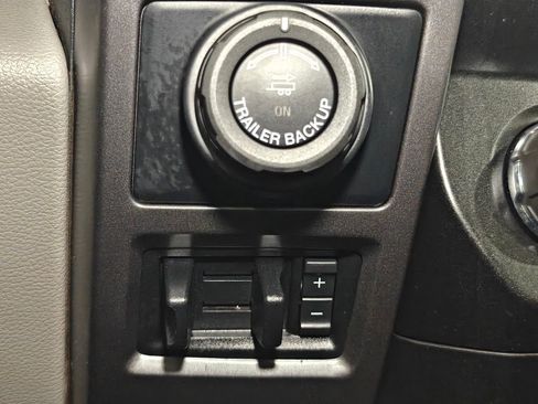 Used 2019 Ford F150 XLT w/ Trailer Tow Package image 10