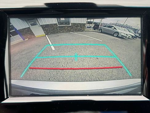 Used 2018 Toyota Camry LE image 30