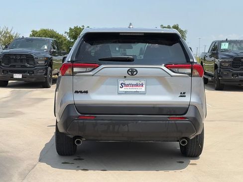 Used 2025 Toyota RAV4 LE AWD/4WD image 6