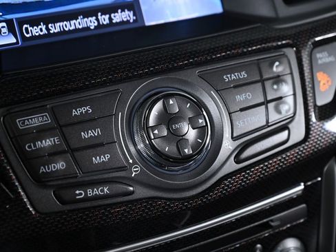 Used 2019 Nissan Pathfinder SL image 18