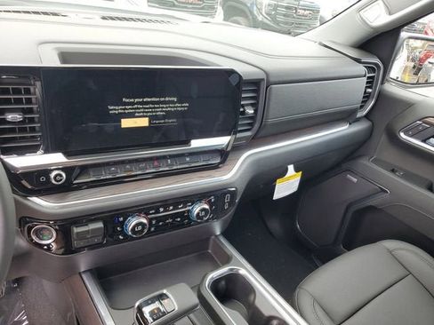 New 2026 GMC Sierra 1500 SLT w/ SLT Premium Package image 28