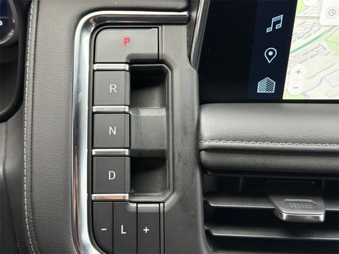 Used 2023 Chevrolet Tahoe Z71 w/ Luxury Package image 32