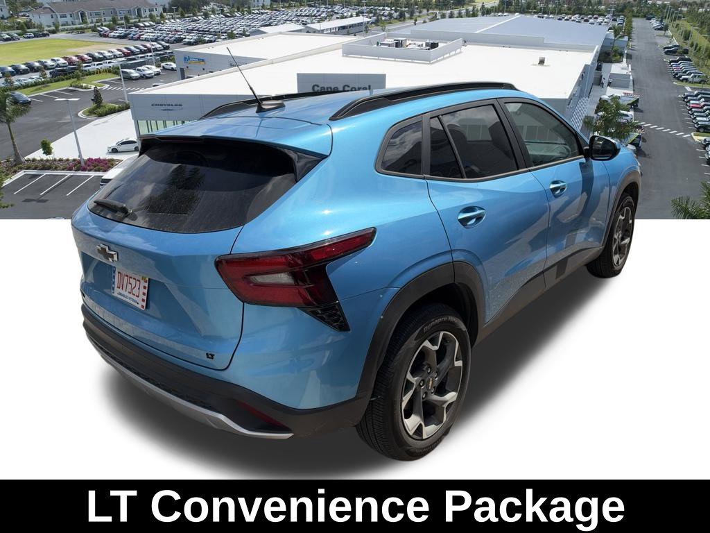 Used 2025 Chevrolet Trax LT w/ Driver Confidence Package FWD image 4