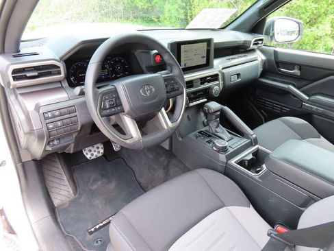 Used 2025 Toyota Tacoma TRD Sport AWD/4WD image 25