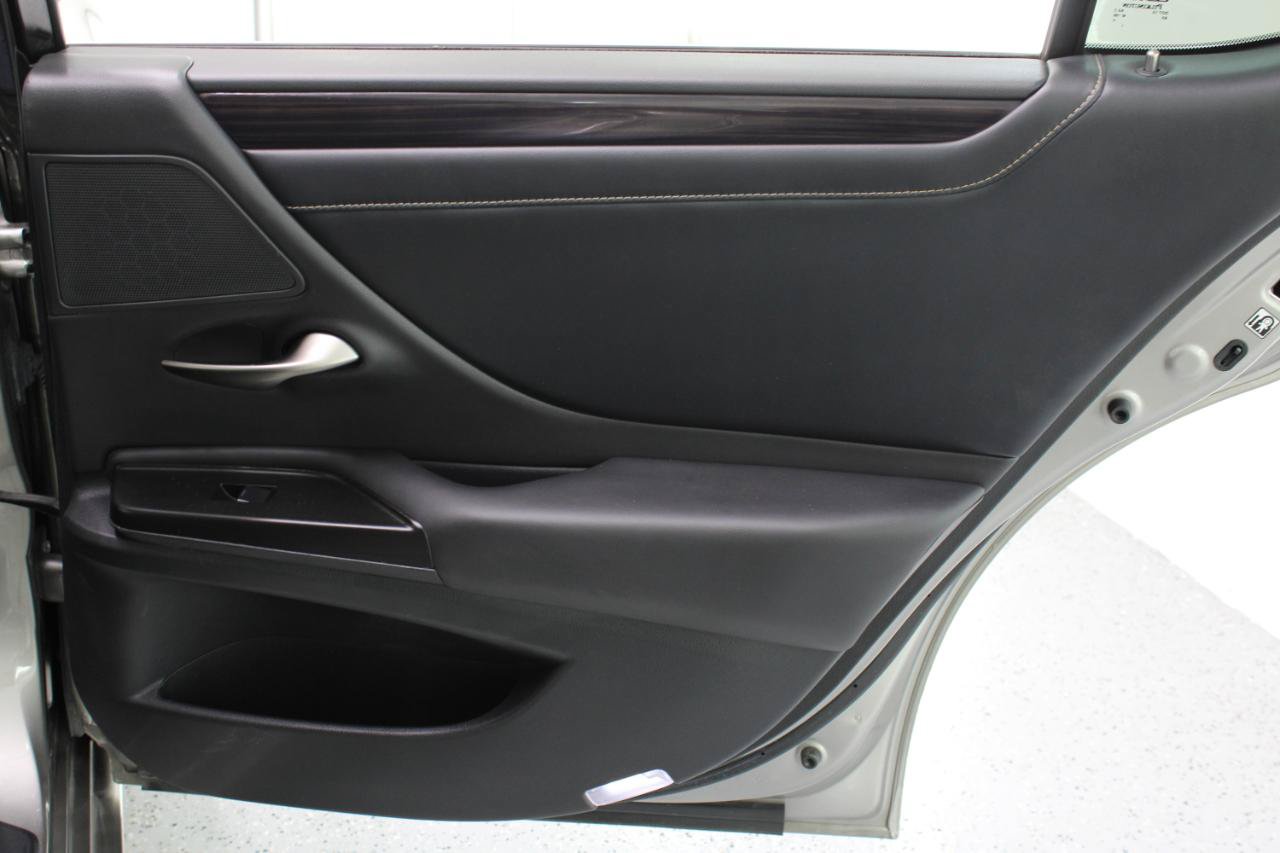Used 2019 Lexus ES 350 w/ Premium Package FWD image 41