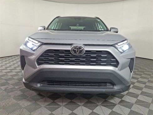 Used 2022 Toyota RAV4 XLE image 5
