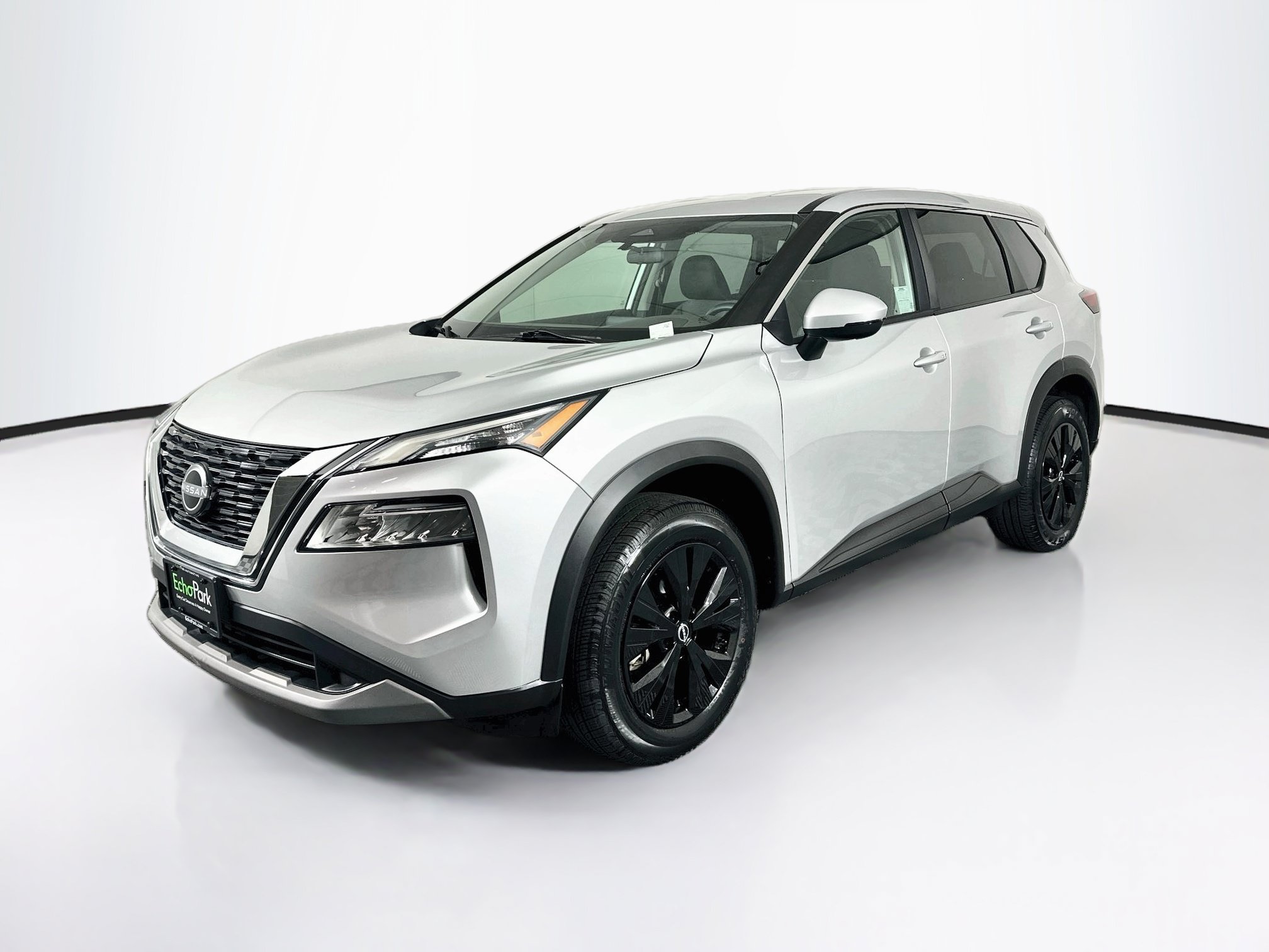 Used 2022 Nissan Rogue SV AWD/4WD image 3
