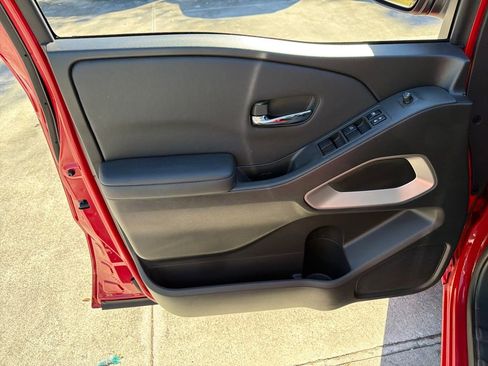 Used 2022 Nissan Frontier SV image 16