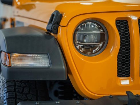 Used 2021 Jeep Wrangler Unlimited Sport AWD/4WD image 11