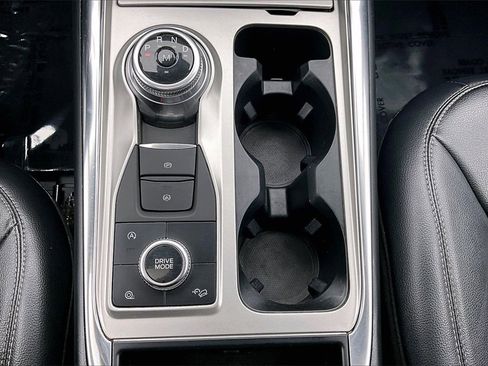 Used 2020 Ford Explorer XLT w/ Equipment Group 202A image 33