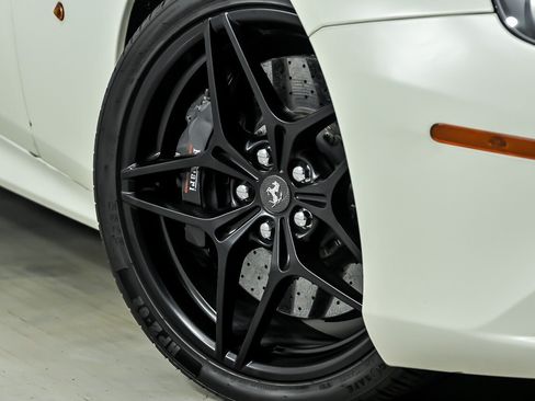 Used 2016 Ferrari California T RWD image 4