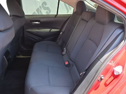 Used 2021 Toyota Corolla LE FWD image 15