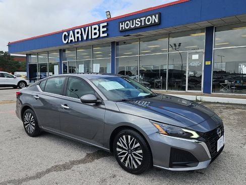 Used 2023 Nissan Altima 2.5 SV FWD image 1