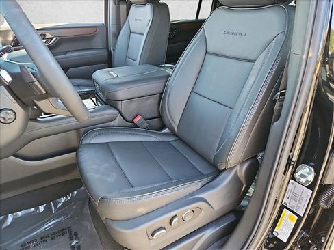 New 2026 GMC Yukon XL Denali w/ Sun & Power Step Package AWD/4WD image 4