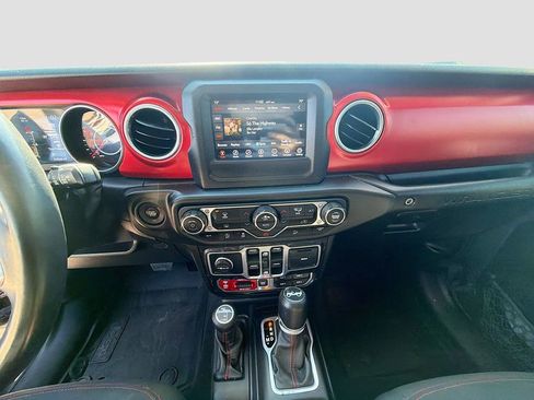 Used 2018 Jeep Wrangler Unlimited Rubicon w/ Dual Top Group image 27