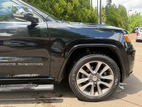 Used 2018 Jeep Grand Cherokee Overland AWD/4WD image 3
