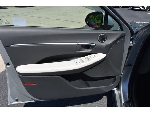 New 2025 Hyundai Sonata SEL image 17