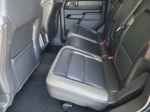 Used 2025 Ford Bronco Outer Banks AWD/4WD image 10