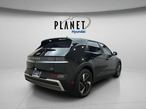 New 2026 Hyundai Ioniq 5 SE image 7