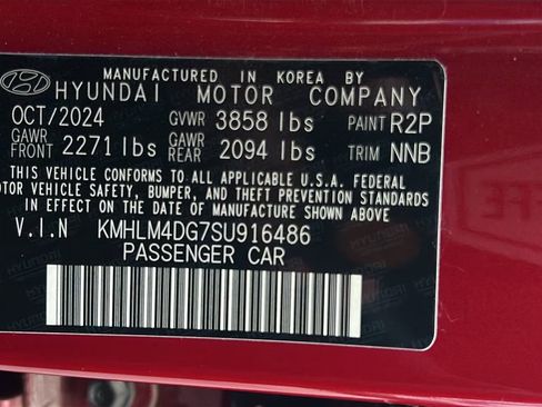 Certified 2025 Hyundai Elantra Sport image 29