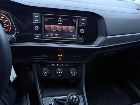 Used 2019 Volkswagen Jetta S w/ Driver Assistance Package FWD image 20