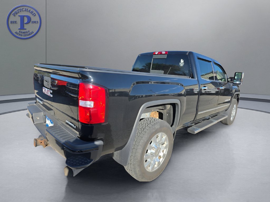 Used 2017 GMC Sierra 2500 Denali w/ Duramax Plus Package AWD/4WD image 7