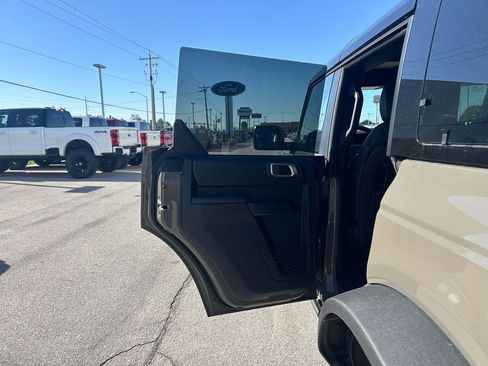 New 2026 Ford Bronco Badlands image 15