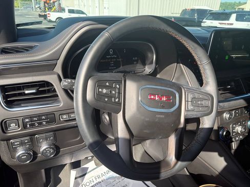 Used 2024 GMC Yukon XL AT4 w/ AT4 Premium Package AWD/4WD image 14