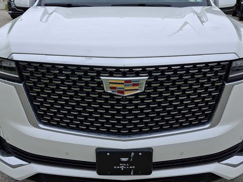 Used 2023 Cadillac Escalade ESV Premium Luxury AWD/4WD image 9