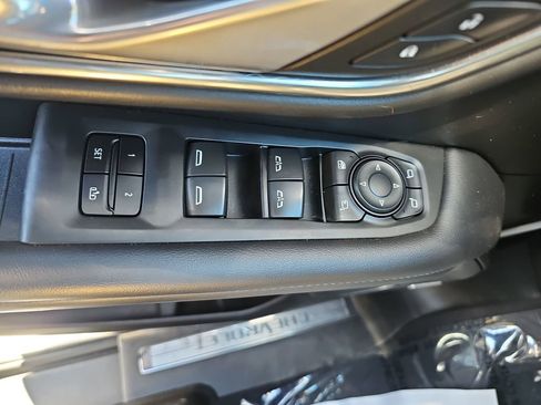 Used 2022 Chevrolet Tahoe LT w/ Luxury Package image 33