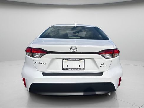 Used 2026 Toyota Corolla LE w/ LE Premium Package FWD image 6