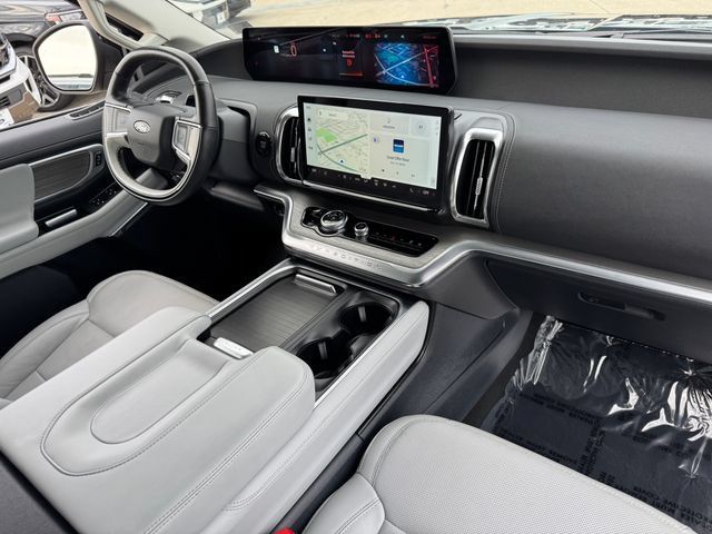 Certified 2025 Ford Expedition Platinum w/ Driver's Package AWD/4WD image 23